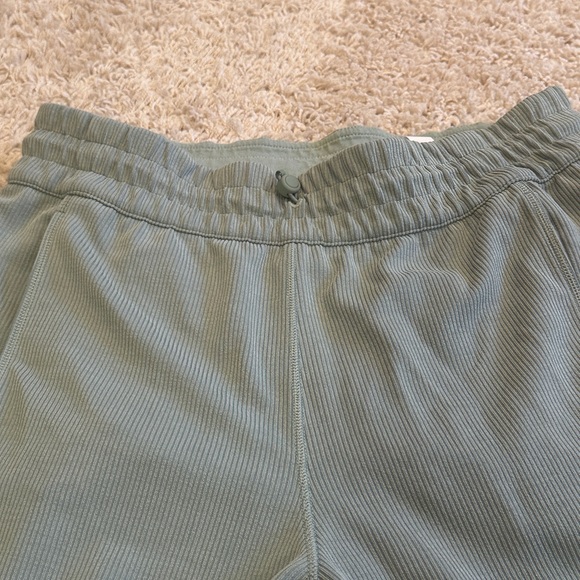 Lululemon Wide-Leg Cropped Pant - Picture 10 of 10